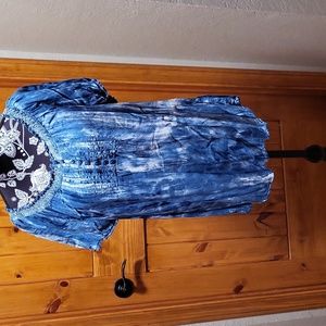 EUC Blue and white blouse. Size Large